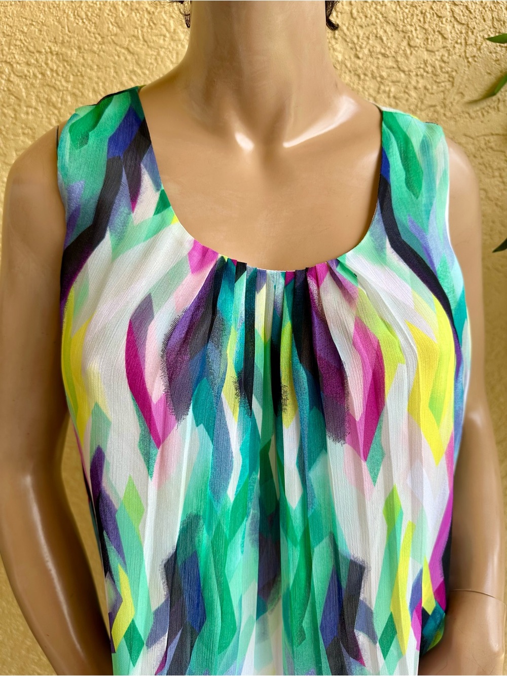 Anne Klein watercolor sleeveless lined shell top - Picture 3 of 8